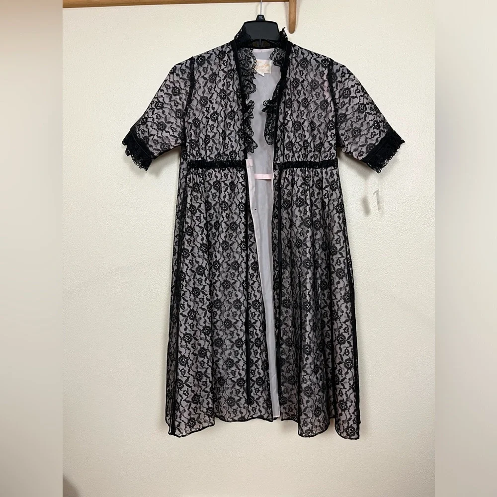 Union Made Fashions by Marilyn Pink with Black Lace Overlay Belted Robe Small